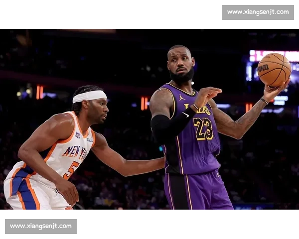 湖人对阵小牛比赛录像解析詹姆斯领衔攻防精彩瞬间回顾与战术亮点拆解