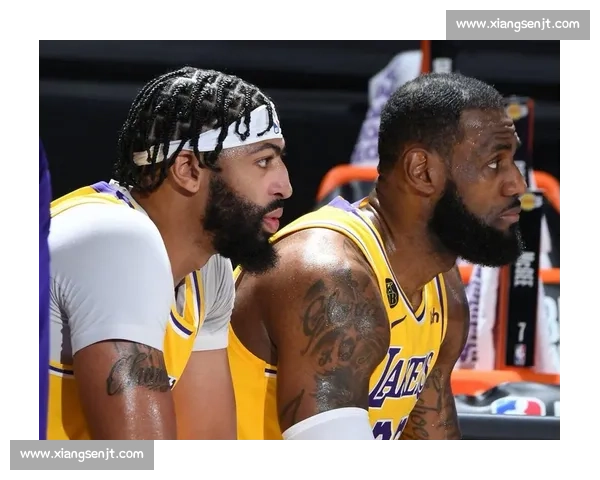 詹眉领衔紫金军团对决热火圣诞夜上演巅峰宿敌之战焦点全美瞩目对抗